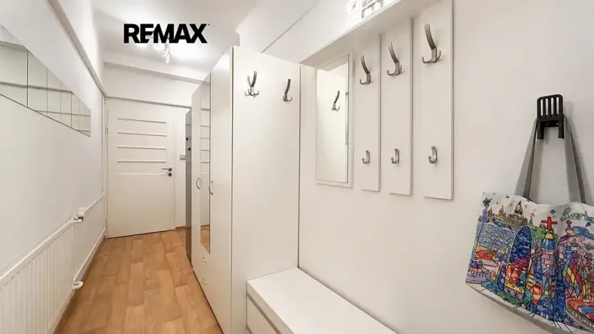 Pronájem bytu 2+1, Praha - Podolí, Na dolinách, 54 m2