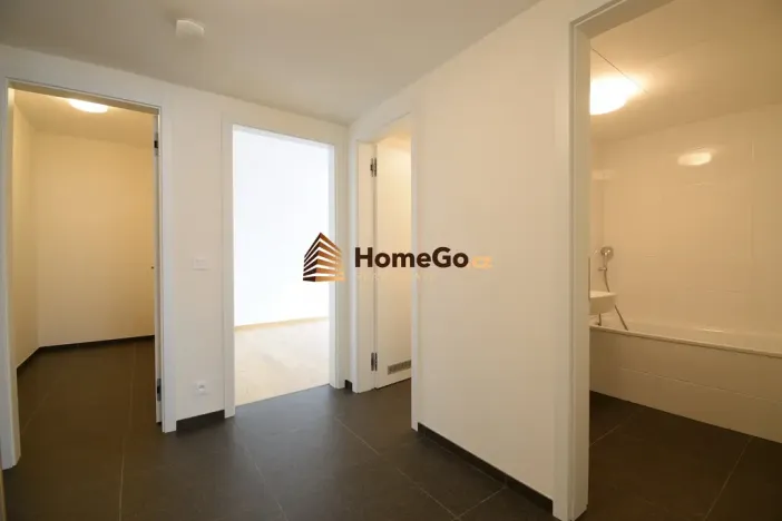 Pronájem bytu 2+kk, Praha - Modřany, Komořanská, 65 m2
