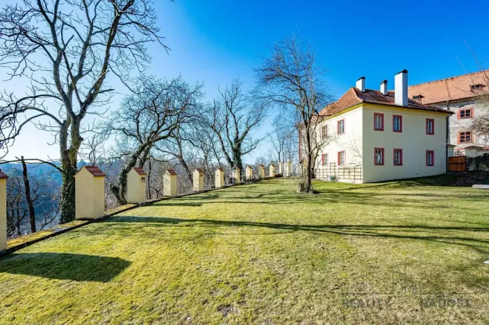 Prodej obchodního prostoru, Dobříš, Vargač, 1600 m2