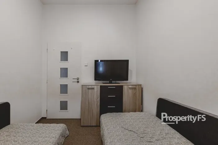Prodej bytu 3+1, Hostinné, Dolní brána, 67 m2