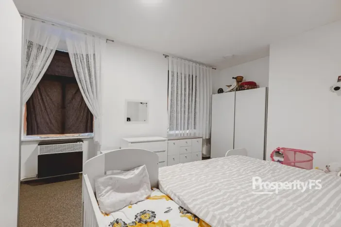Prodej bytu 3+1, Hostinné, Dolní brána, 67 m2