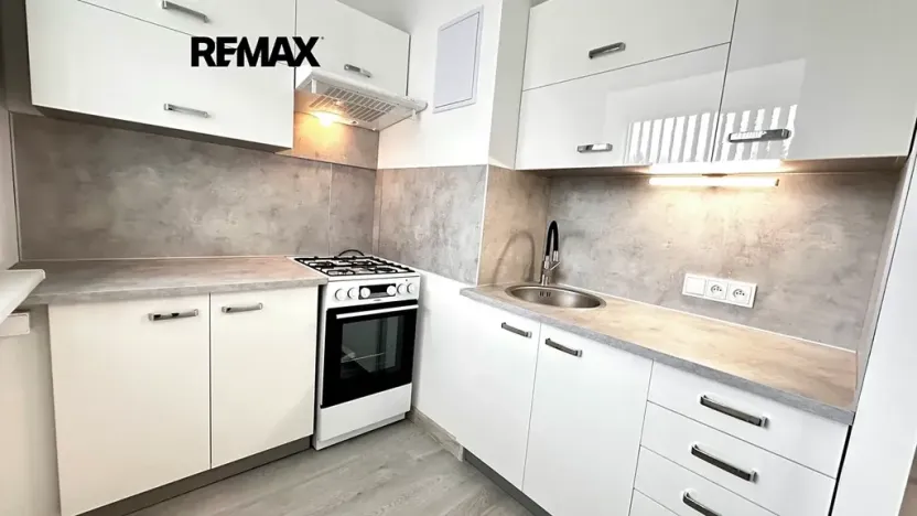 Pronájem bytu 1+kk, Kladno, Italská, 27 m2