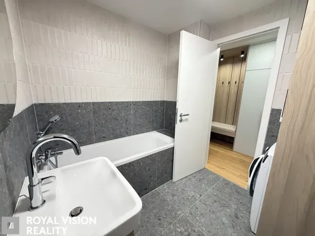 Pronájem bytu 1+kk, Brno, Bratislavská, 37 m2