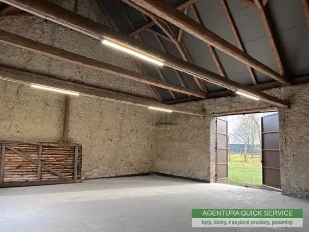 Pronájem skladu, Kněževes, 133 m2