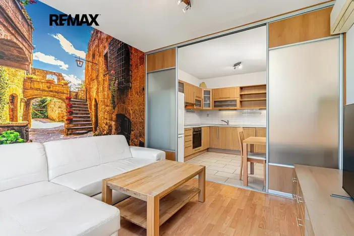 Pronájem bytu 2+kk, Praha - Vysočany, Podkovářská, 54 m2