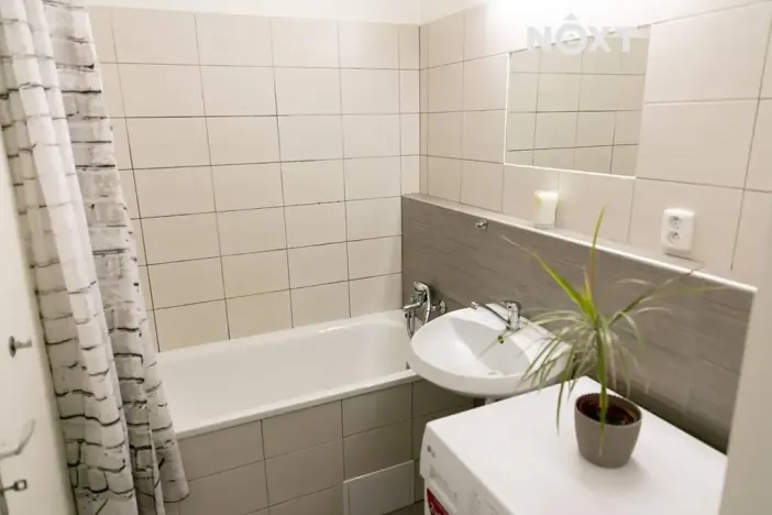 Pronájem bytu 1+kk, Zlín, U Trojáku, 27 m2