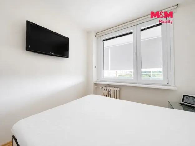 Pronájem bytu 2+kk, Praha - Prosek, Vysočanská, 37 m2
