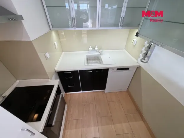 Pronájem bytu 2+kk, Praha - Prosek, Vysočanská, 37 m2
