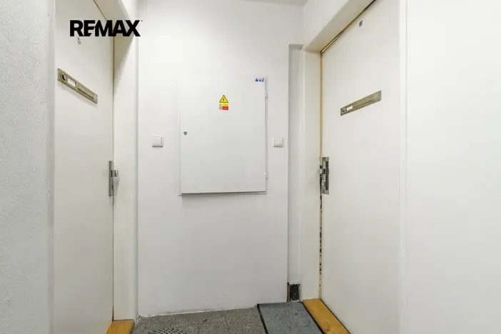 Pronájem bytu 1+kk, Praha - Střešovice, Za Hládkovem, 22 m2