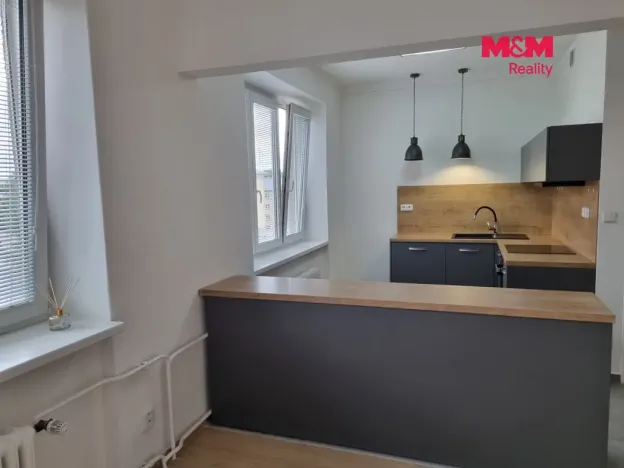 Pronájem bytu 1+1, Karviná, Urxova, 38 m2