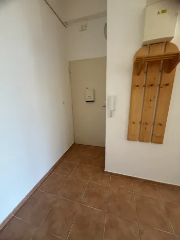 Pronájem bytu 2+1, Praha, V olšinách, 52 m2