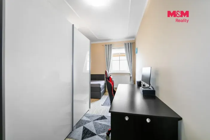 Pronájem bytu 4+1, Bor, náměstí Republiky, 90 m2