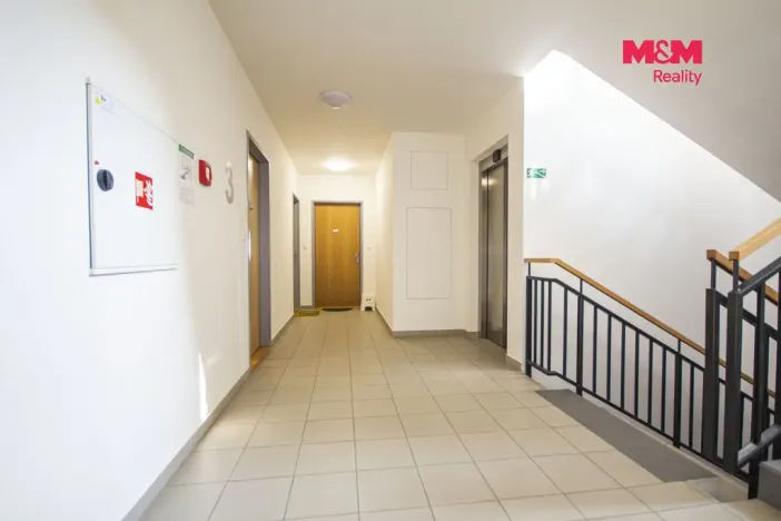 Pronájem bytu 1+kk, Praha - Dolní Chabry, K Beranovu, 37 m2