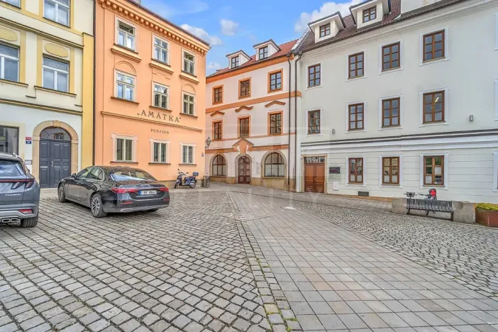 Pronájem kanceláře, Hradec Králové, Malé náměstí, 89 m2