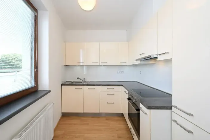 Pronájem bytu 2+kk, Praha - Liboc, Evropská, 56 m2