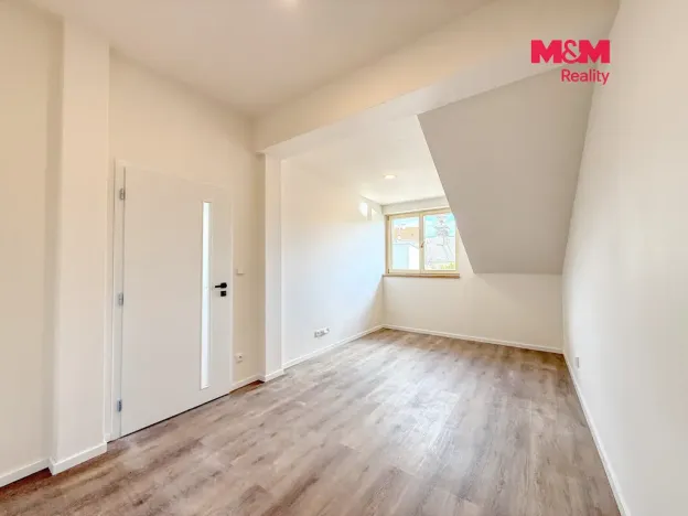 Pronájem bytu 2+kk, Nymburk, Dlouhá třída, 59 m2