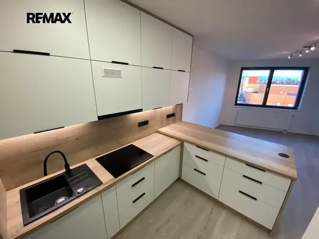 Pronájem bytu 2+kk, Praha - Modřany, Komořanská, 53 m2