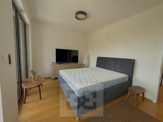 Pronájem bytu 1+kk, Praha - Strašnice, Na palouku, 32 m2