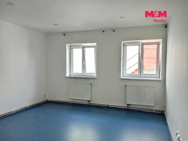 Pronájem bytu 2+1, Dalovice, Zámecká, 73 m2