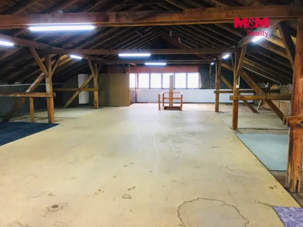 Pronájem skladu, Krupá, 200 m2
