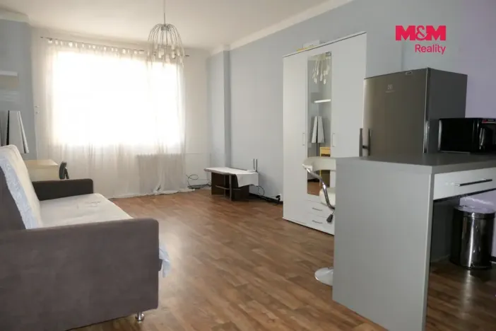 Pronájem bytu 1+kk, Hradec Králové - Nový Hradec Králové, třída Edvarda Beneše, 35 m2