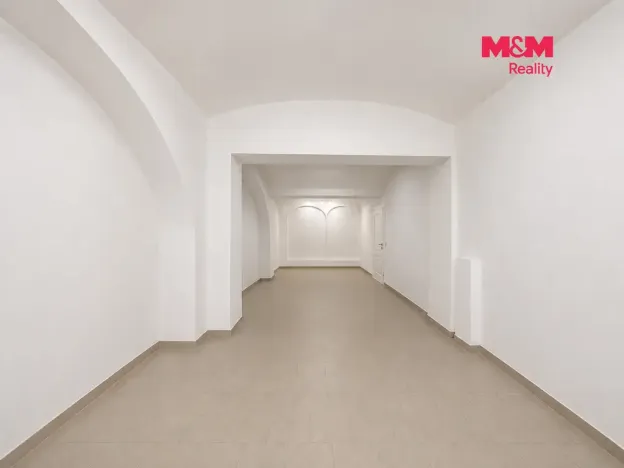 Pronájem obchodního prostoru, Kolín - Kolín I, Husova, 74 m2