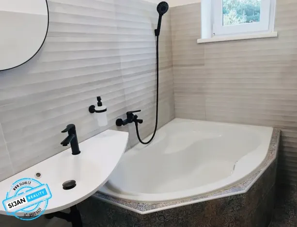 Pronájem bytu 2+1, Krnov, Petrovická, 56 m2