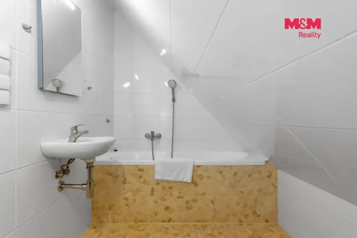 Prodej bytu 3+kk, Horní Lhota, 135 m2