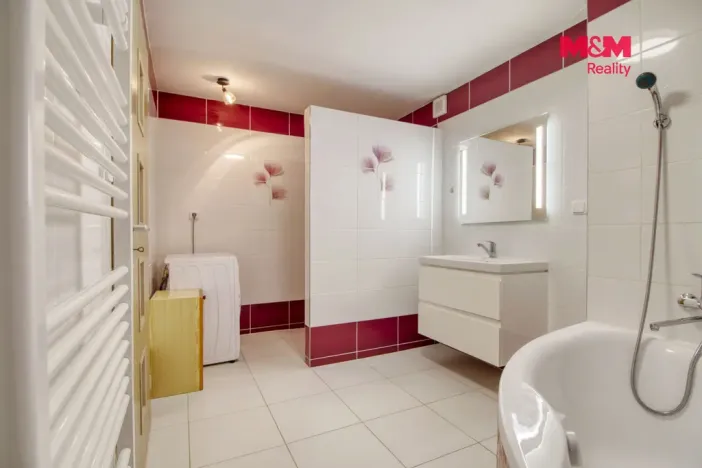 Prodej rodinného domu, Lnáře, 205 m2