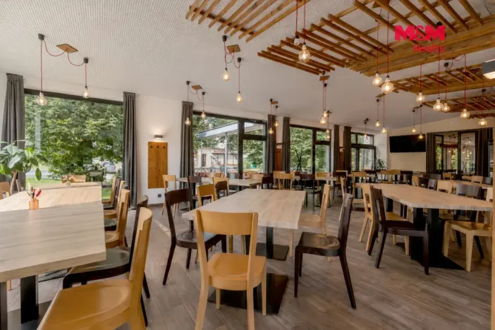 Prodej restaurace, Frenštát pod Radhoštěm, Školská čtvrť, 500 m2