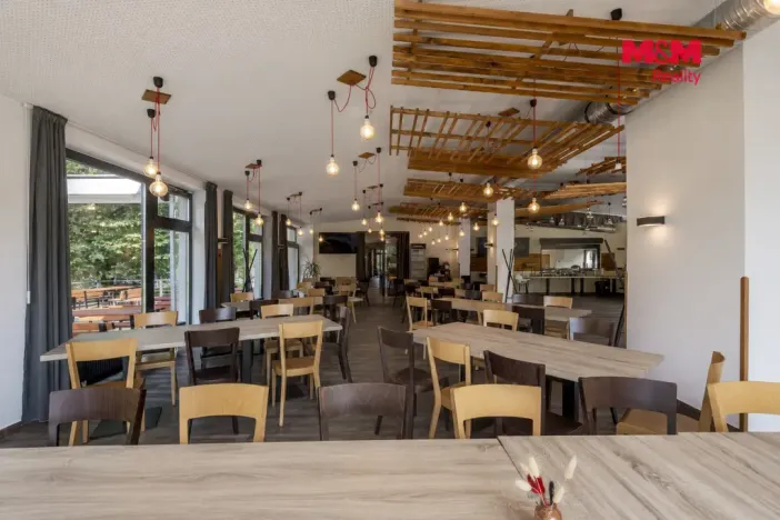 Prodej restaurace, Frenštát pod Radhoštěm, Školská čtvrť, 500 m2
