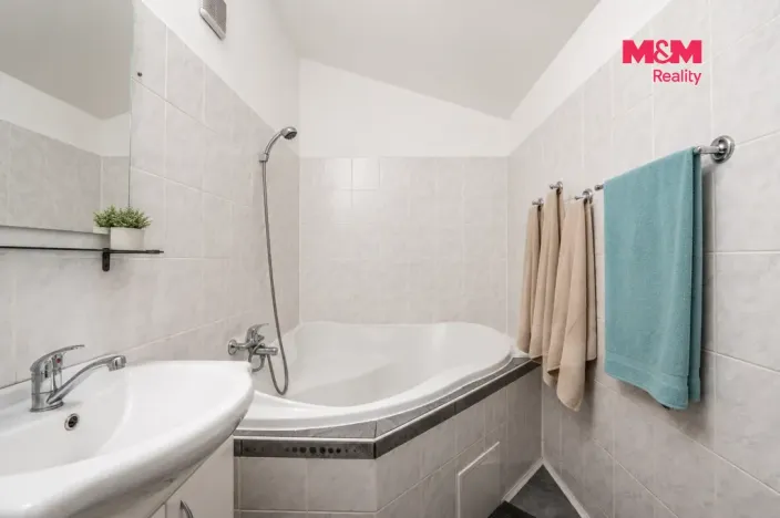 Prodej bytu 3+1, Kamenický Šenov, Pískovec I, 90 m2