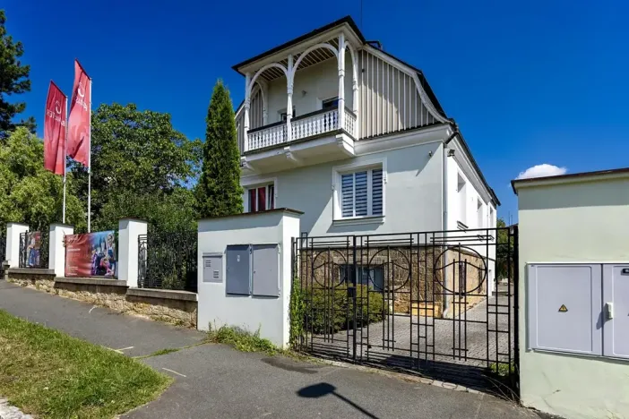 Pronájem bytu 2+kk, Plzeň, Pod Košutkou, 38 m2