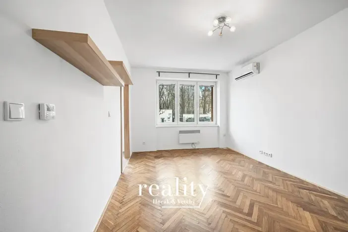 Pronájem bytu 1+1, Znojmo, Čermákova, 37 m2