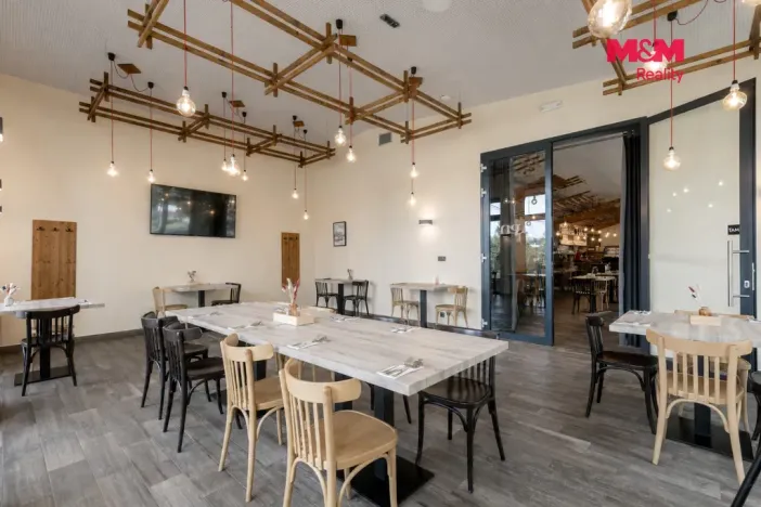 Prodej restaurace, Frenštát pod Radhoštěm, Školská čtvrť, 500 m2