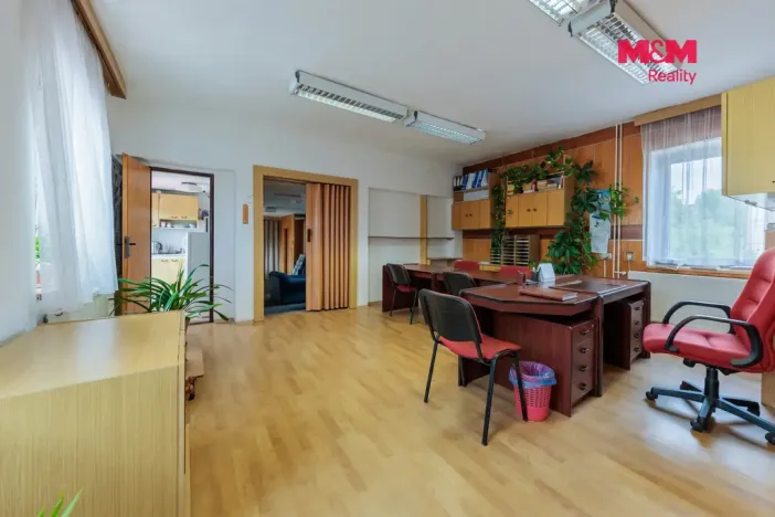 Prodej výrobních prostor, Karlovy Vary - Stará Role, Nádražní, 900 m2