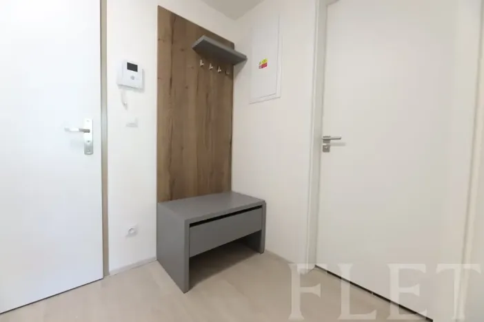 Pronájem bytu 1+kk, Praha - Holešovice, V háji, 38 m2