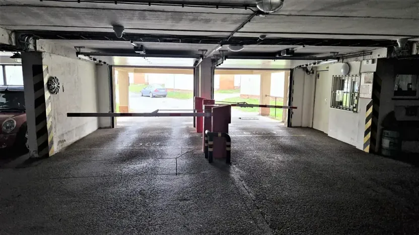 Prodej garážového stání, Brno, Voroněžská, 14 m2