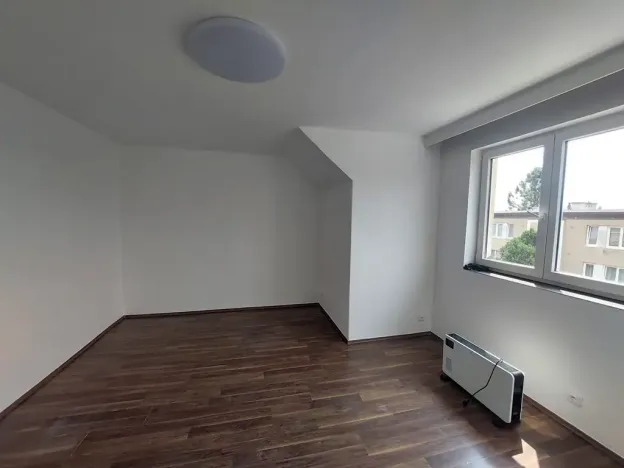 Pronájem bytu 1+1, Praha - Kobylisy, Služská, 46 m2