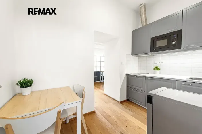 Prodej bytu 1+1, Praha - Karlín, Prvního pluku, 39 m2