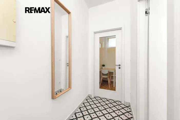 Prodej bytu 1+1, Praha - Karlín, Prvního pluku, 39 m2