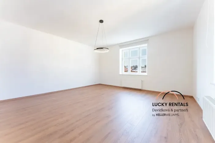 Pronájem bytu 1+kk, Praha - Vinohrady, Moravská, 49 m2