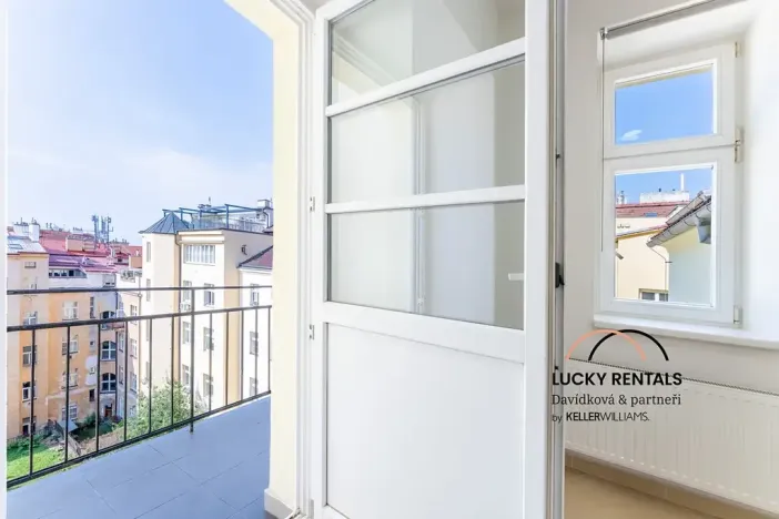 Pronájem bytu 1+kk, Praha - Vinohrady, Moravská, 49 m2