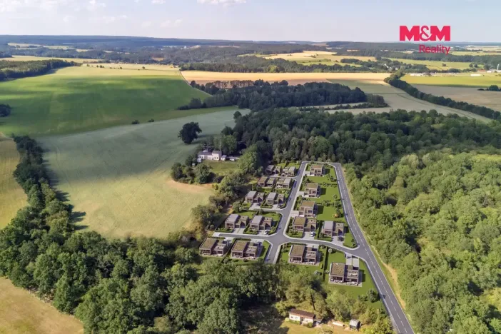 Prodej komerčního pozemku, Líšťany, 8154 m2