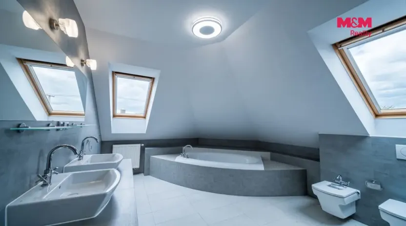 Prodej rodinného domu, Olomouc - Nemilany, Lidická, 350 m2