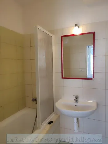 Pronájem bytu 2+kk, Praha - Vysočany, 58 m2