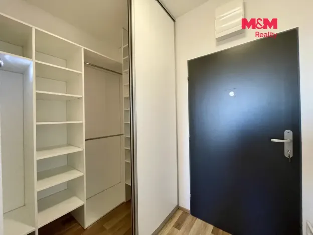 Pronájem bytu 1+kk, Tábor, U Areálu, 25 m2