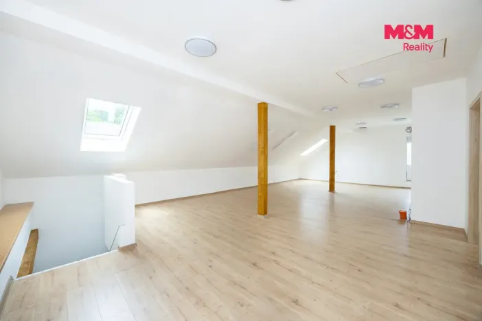 Prodej rodinného domu, Jeníkovice, 220 m2