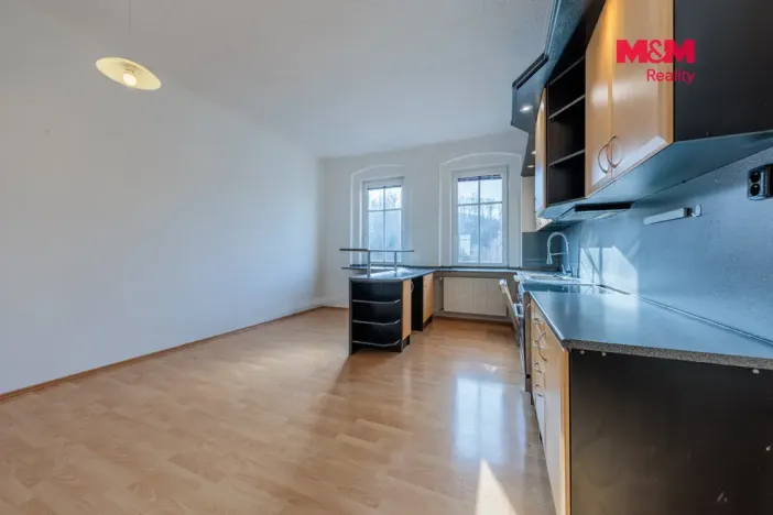 Prodej bytu 4+1, Kraslice, Čs. armády, 136 m2