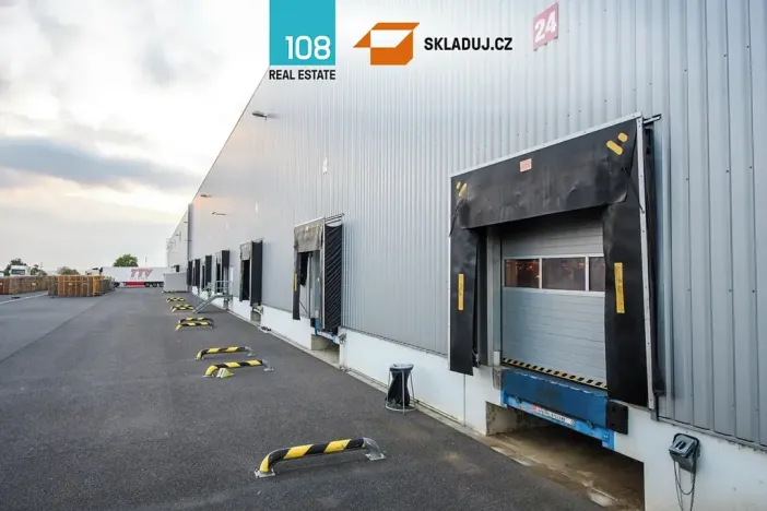 Pronájem skladu, Klecany, 2352 m2